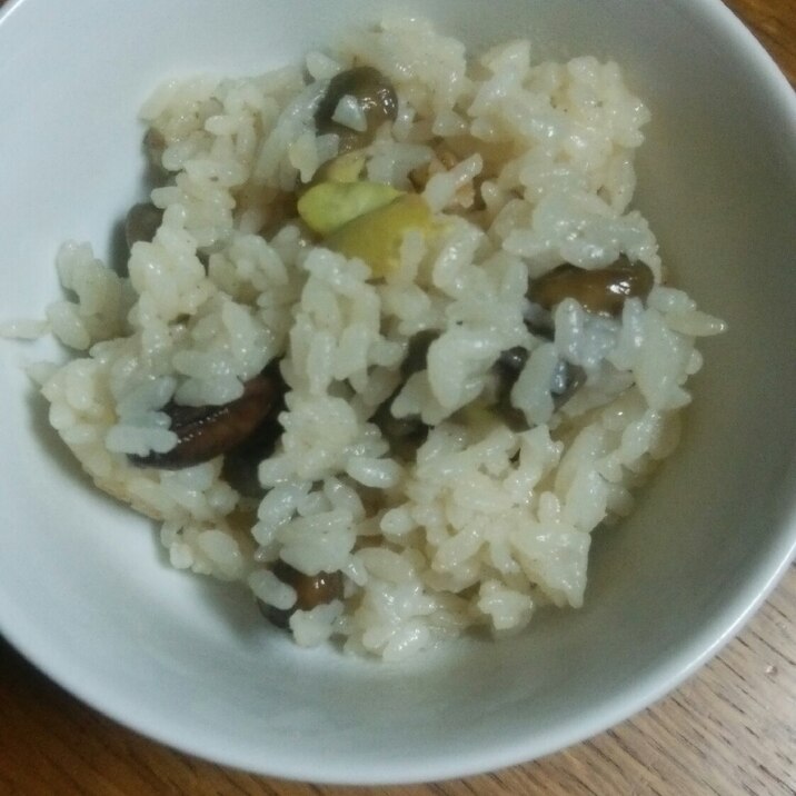 黒豆の枝豆でほんだしご飯